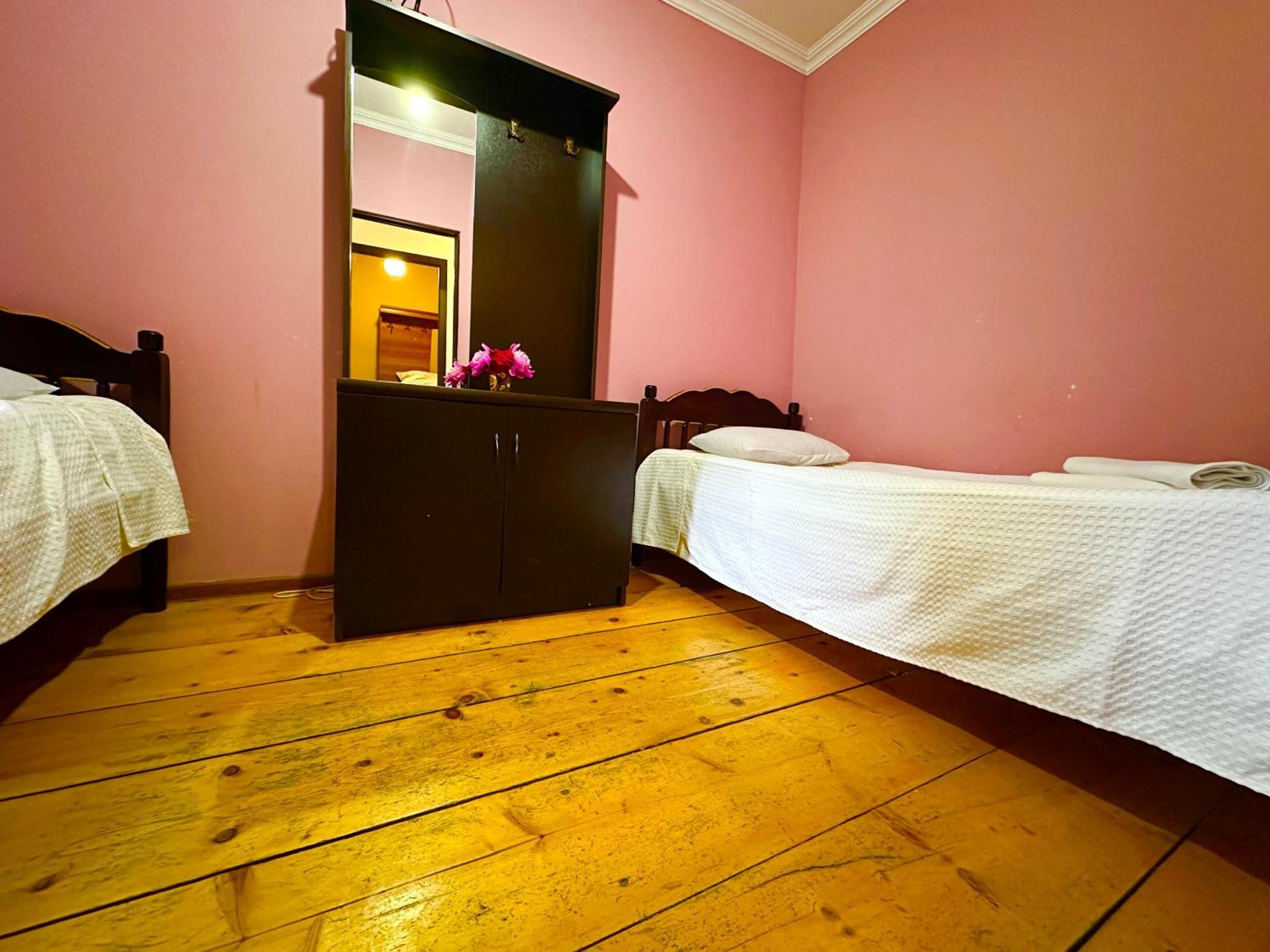 Mziuri Guest House ميستيا المظهر الخارجي الصورة
