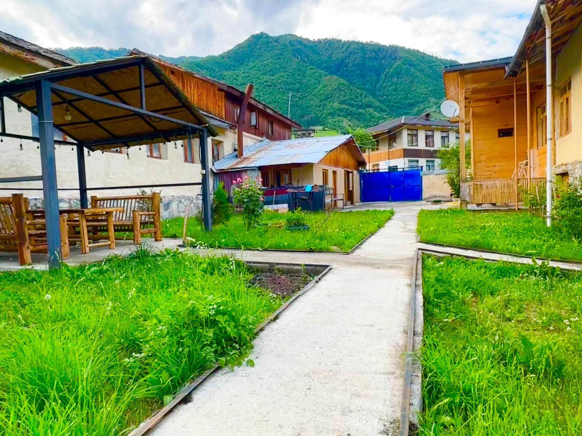 Mziuri Guest House ميستيا المظهر الخارجي الصورة