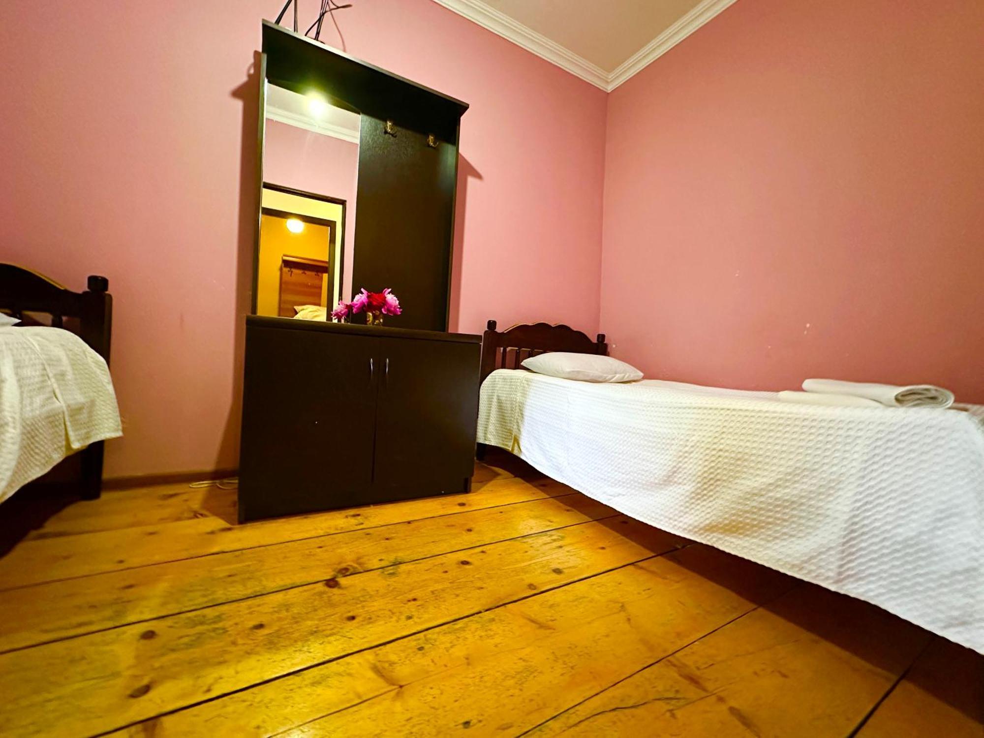 Mziuri Guest House ميستيا المظهر الخارجي الصورة