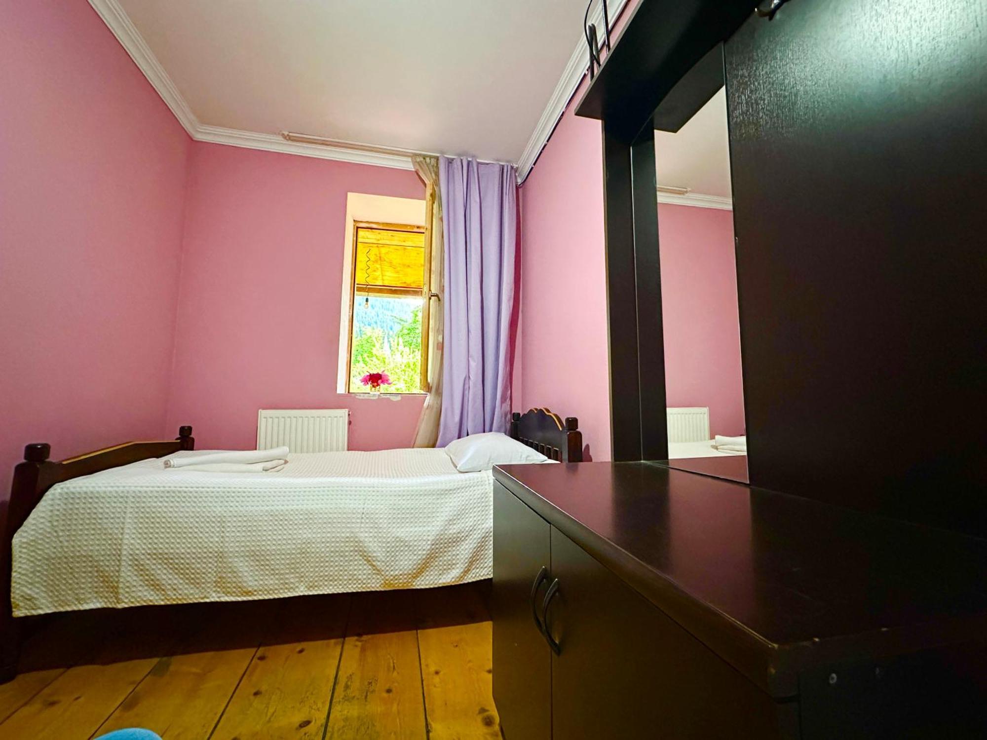 Mziuri Guest House ميستيا المظهر الخارجي الصورة