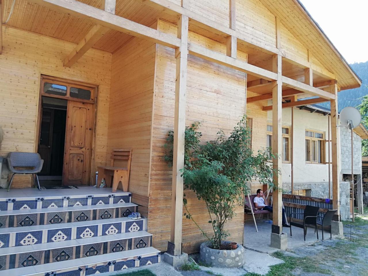 Mziuri Guest House ميستيا المظهر الخارجي الصورة